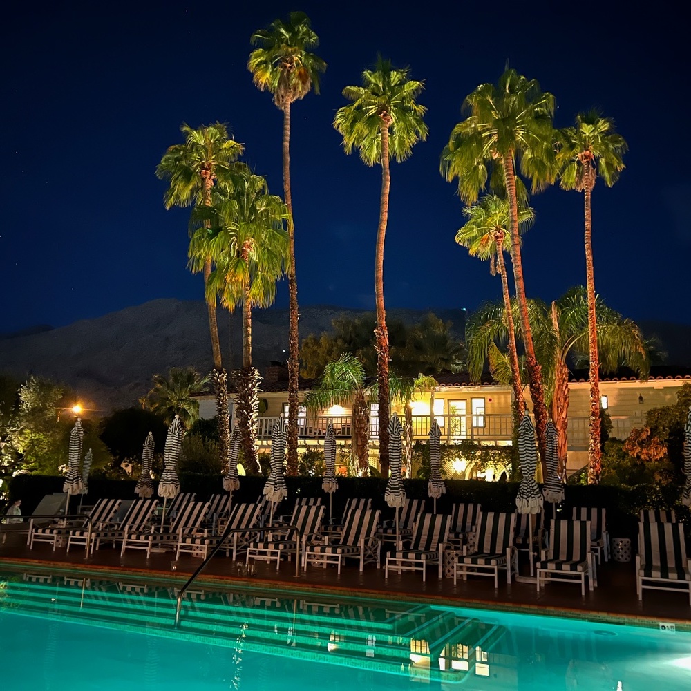 Meet your Posher, Aurora